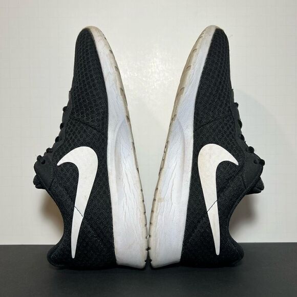 Womens NIKE Tanjun Black Running Shoes / Size 7.5 - Picture 6 of 9